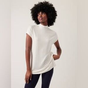Athleta Weekender Tunic Magnolia White